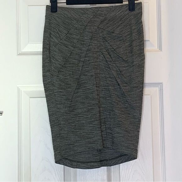 Lululemon Yoga Haven Skirt Heathered Fatigue Green Size 4 - Picture 1 of 8
